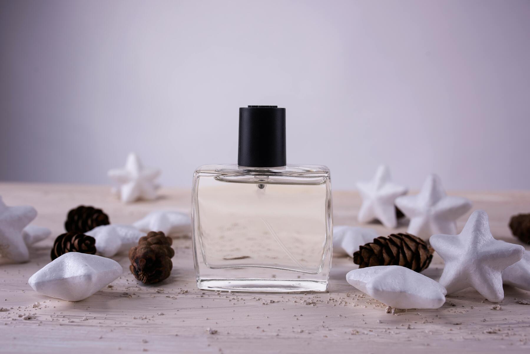 Skapa Din Signaturdoft: Guide till Att Blanda Egen Aftershave