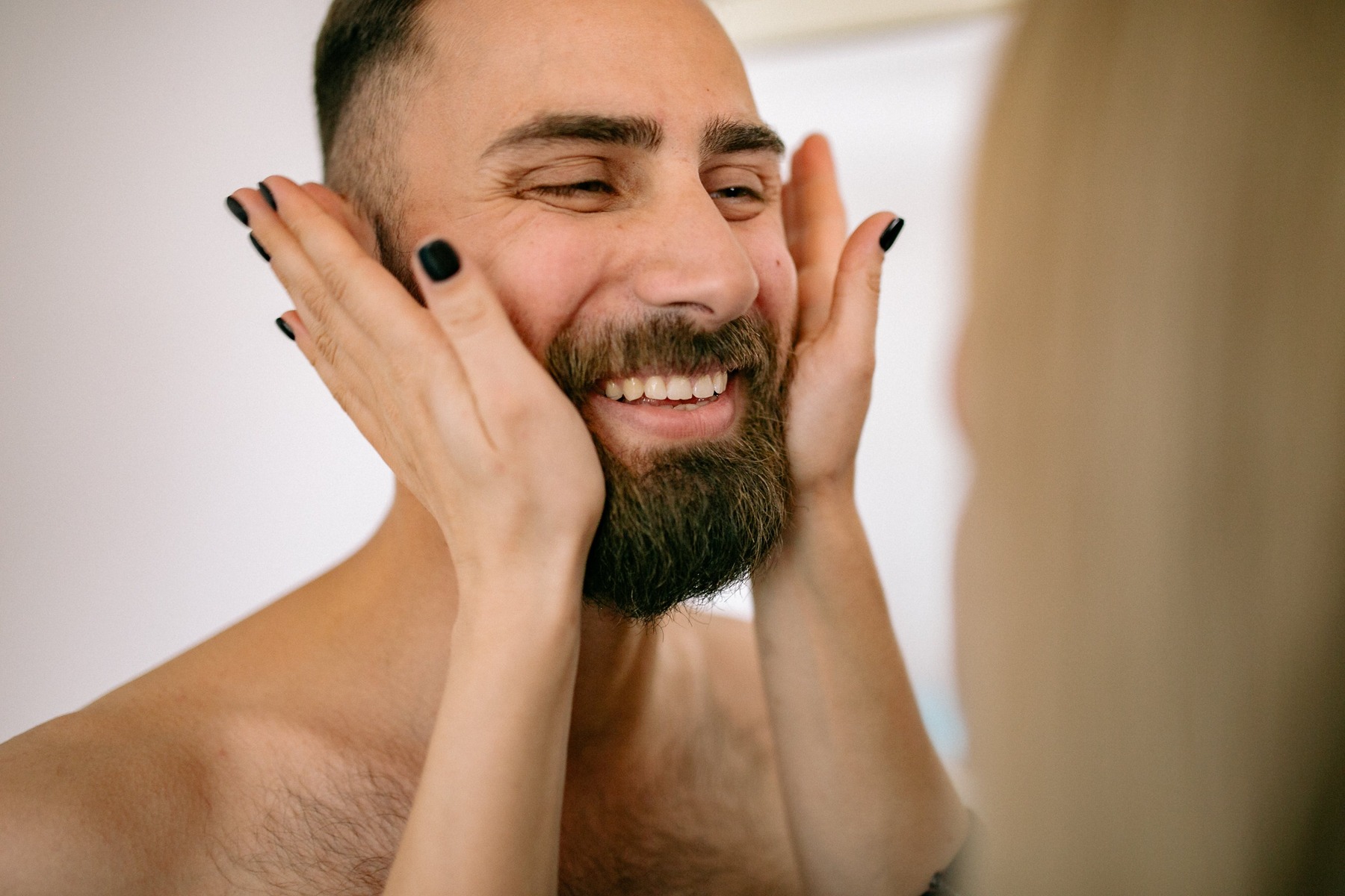 Lär dig tekniken bakom ansiktsmassage för en välvårdad hud